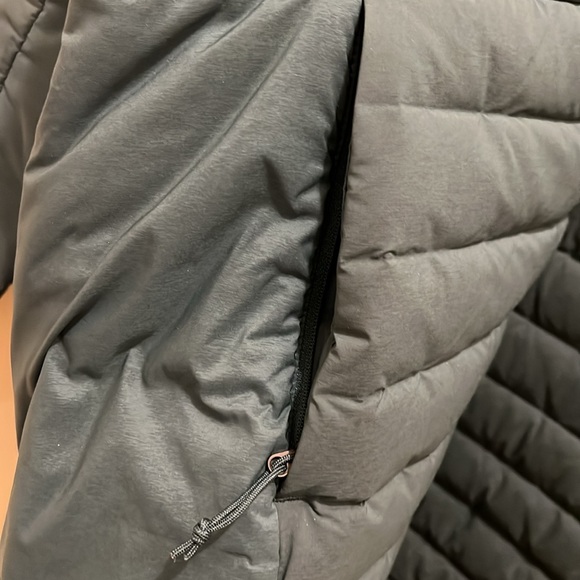 The North Face Women plus  jacket - Picture 8 of 10